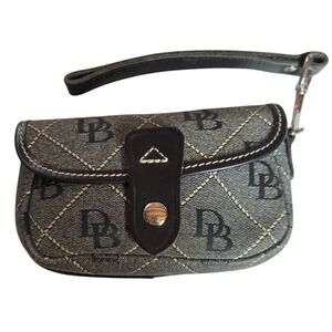 Dooney Bourke Signature Pattern Jacquard Wristlet Pouch‎ Bag DB Logo Monogram